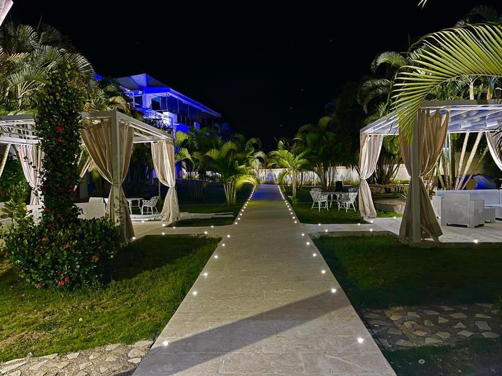 Daymond Blue Tropical Lodge Barahona Exteriör bild